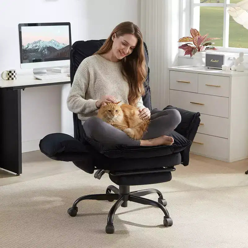 Chaise de bureau avec repose-pieds et accoudoirs relevables, chaise ergonomique à dossier haut croisé avec poches latérales, chaise en cuir à pieds croisés avec roulettes
