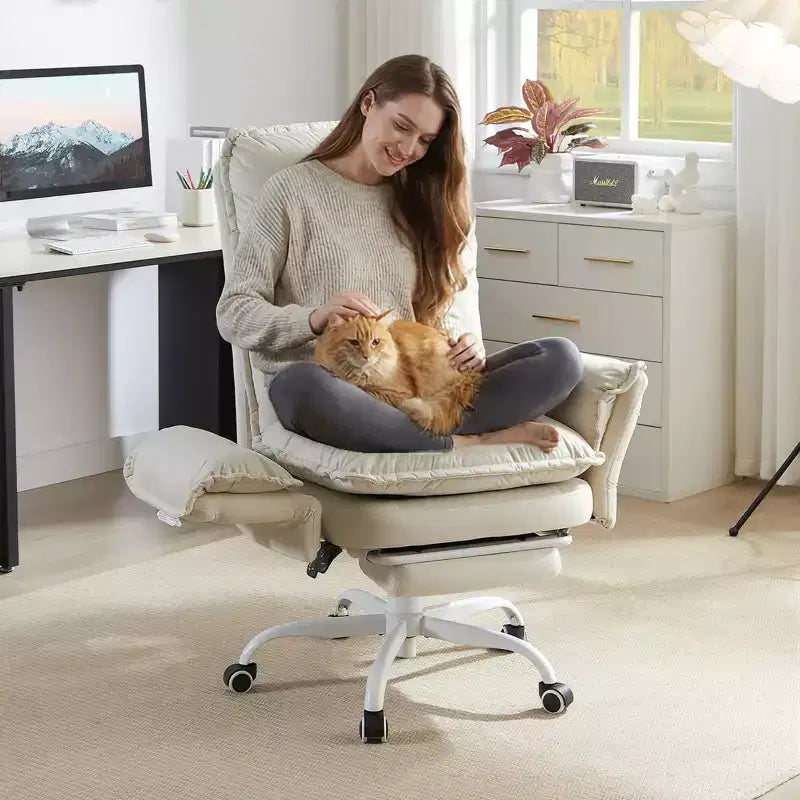 Chaise de bureau avec repose-pieds et accoudoirs relevables, chaise ergonomique à dossier haut croisé avec poches latérales, chaise en cuir à pieds croisés avec roulettes