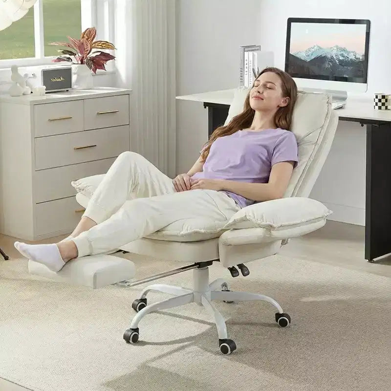 Chaise de bureau avec repose-pieds et accoudoirs relevables, chaise ergonomique à dossier haut croisé avec poches latérales, chaise en cuir à pieds croisés avec roulettes