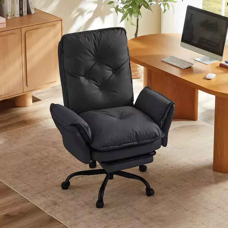 Chaise de bureau avec repose-pieds et accoudoirs relevables, chaise ergonomique à dossier haut croisé avec poches latérales, chaise en cuir à pieds croisés avec roulettes