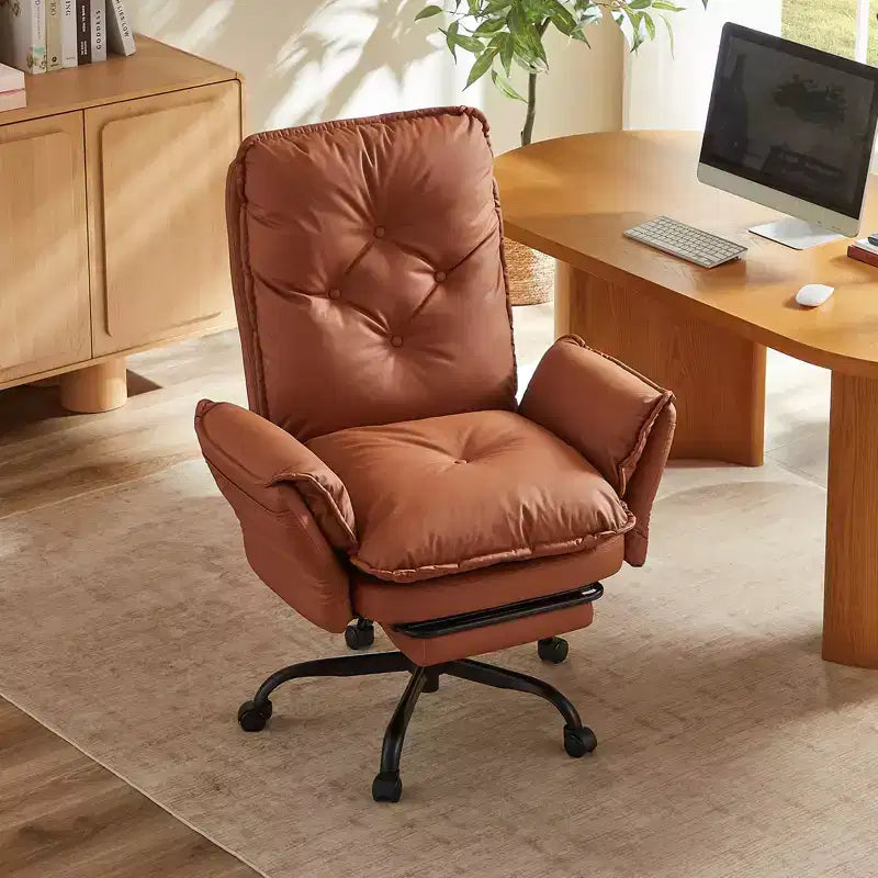 Chaise de bureau avec repose-pieds et accoudoirs relevables, chaise ergonomique à dossier haut croisé avec poches latérales, chaise en cuir à pieds croisés avec roulettes