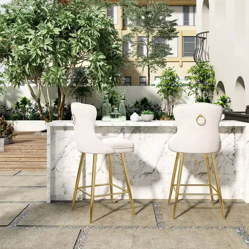 2 tabourets de bar en similicuir à hauteur de comptoir pour salles à manger, îlots de cuisine, chaises à dossier haut capitonnées avec pieds dorés