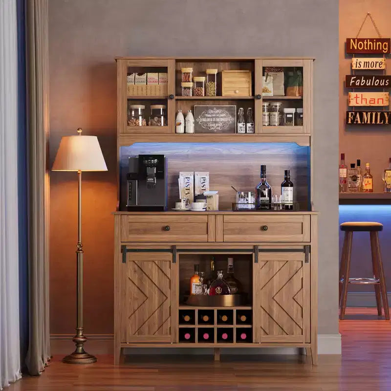 Meuble de bar à vin, Armoire de rangement de cuisine de style campagnard avec casiers à vin et tiroirs, Vaisselier de cuisine éclairé par LED avec portes coulissantes